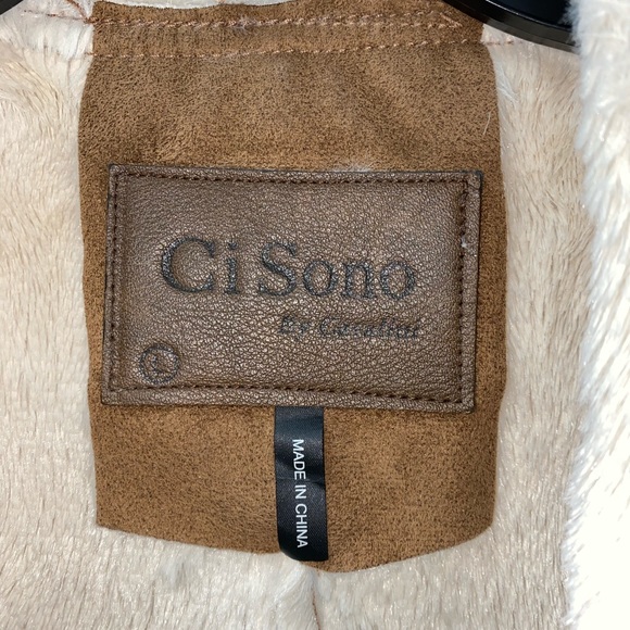 Ci Sono Women’s Sherpa Vest - Picture 4 of 6